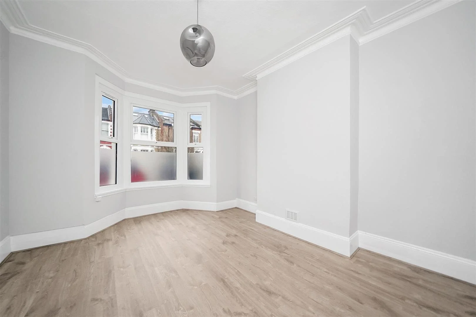 Flat Whittington Road in Greater London
