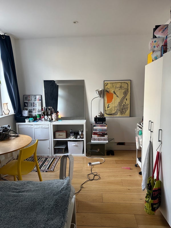Room Holloway Road in Greater London