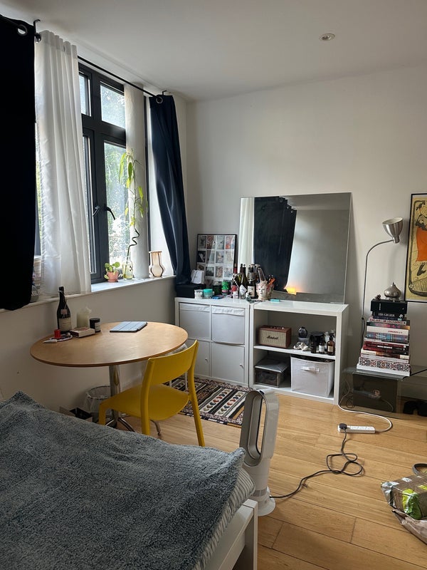 Room Holloway Road in Greater London