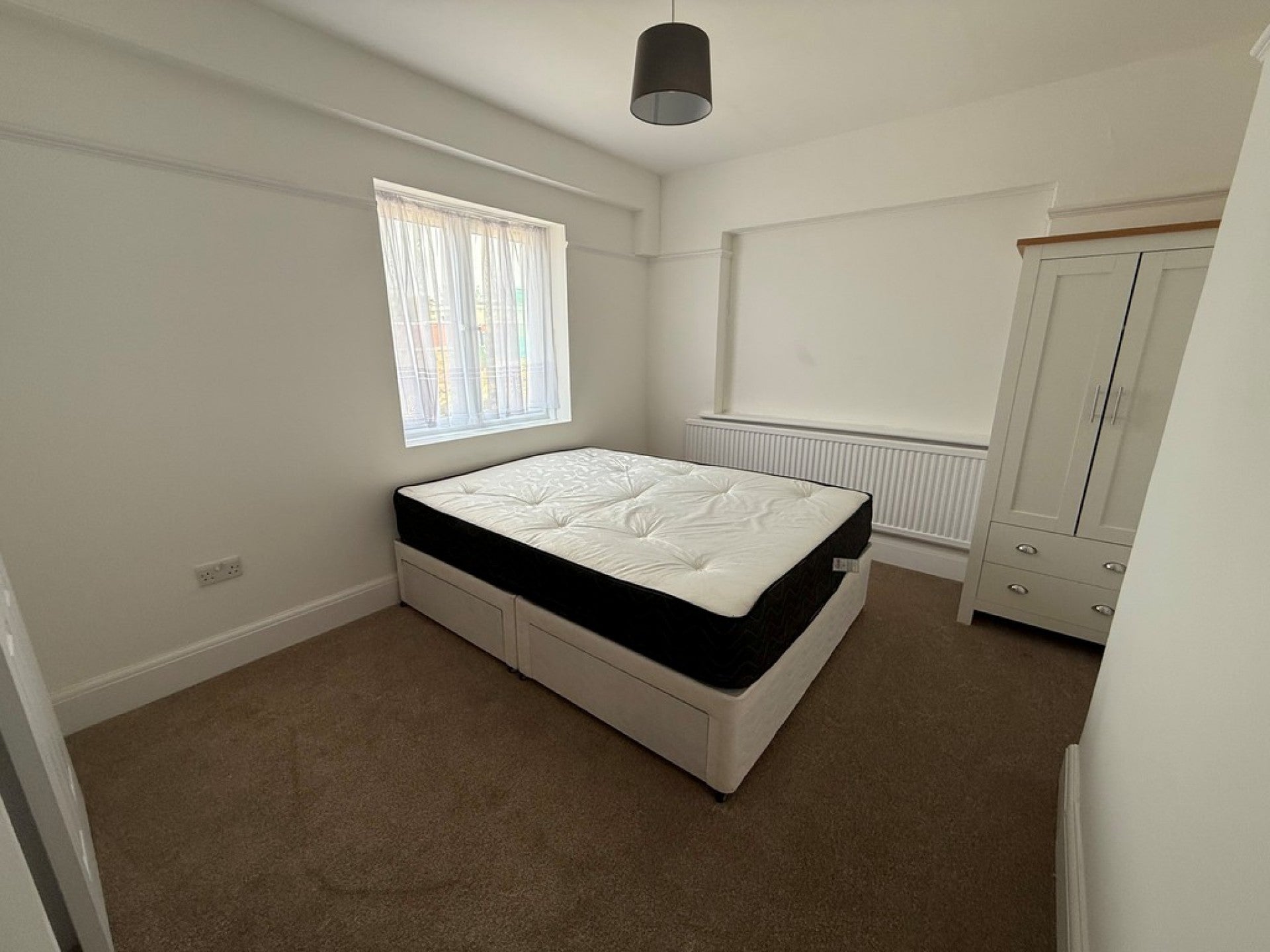 Room Berriedale Close in Adur