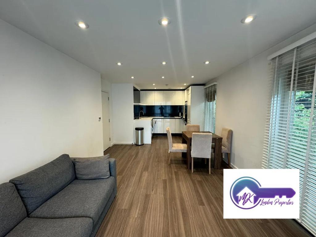 Flat Loxford Gardens in Greater London