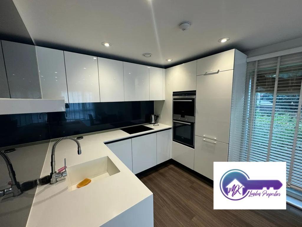 Flat Loxford Gardens in Greater London