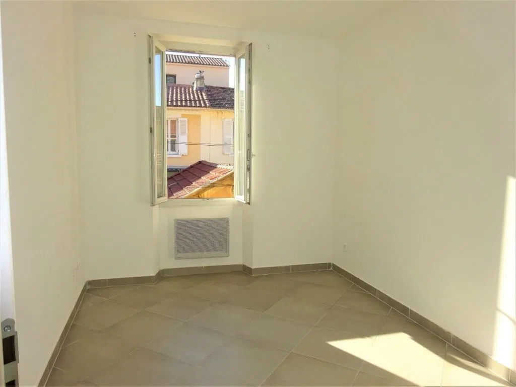 Chambre Rue Amiral Emeriau à Toulon