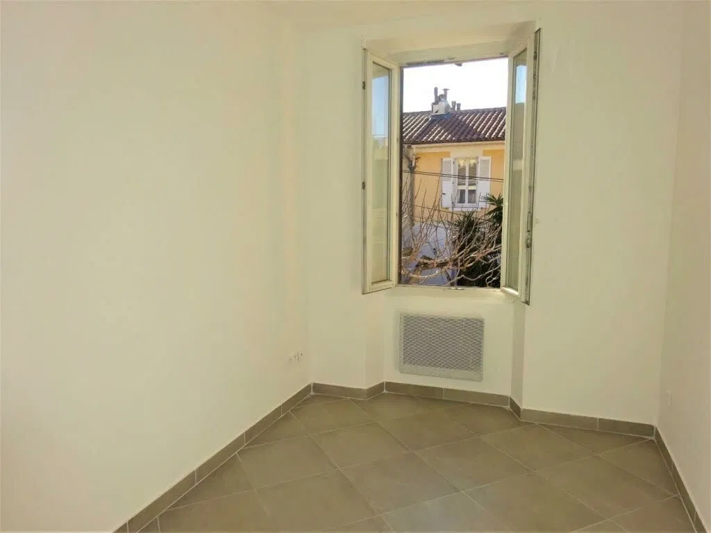 Chambre Rue Amiral Emeriau à Toulon