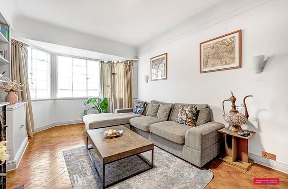 Flat Albion Street in Greater London