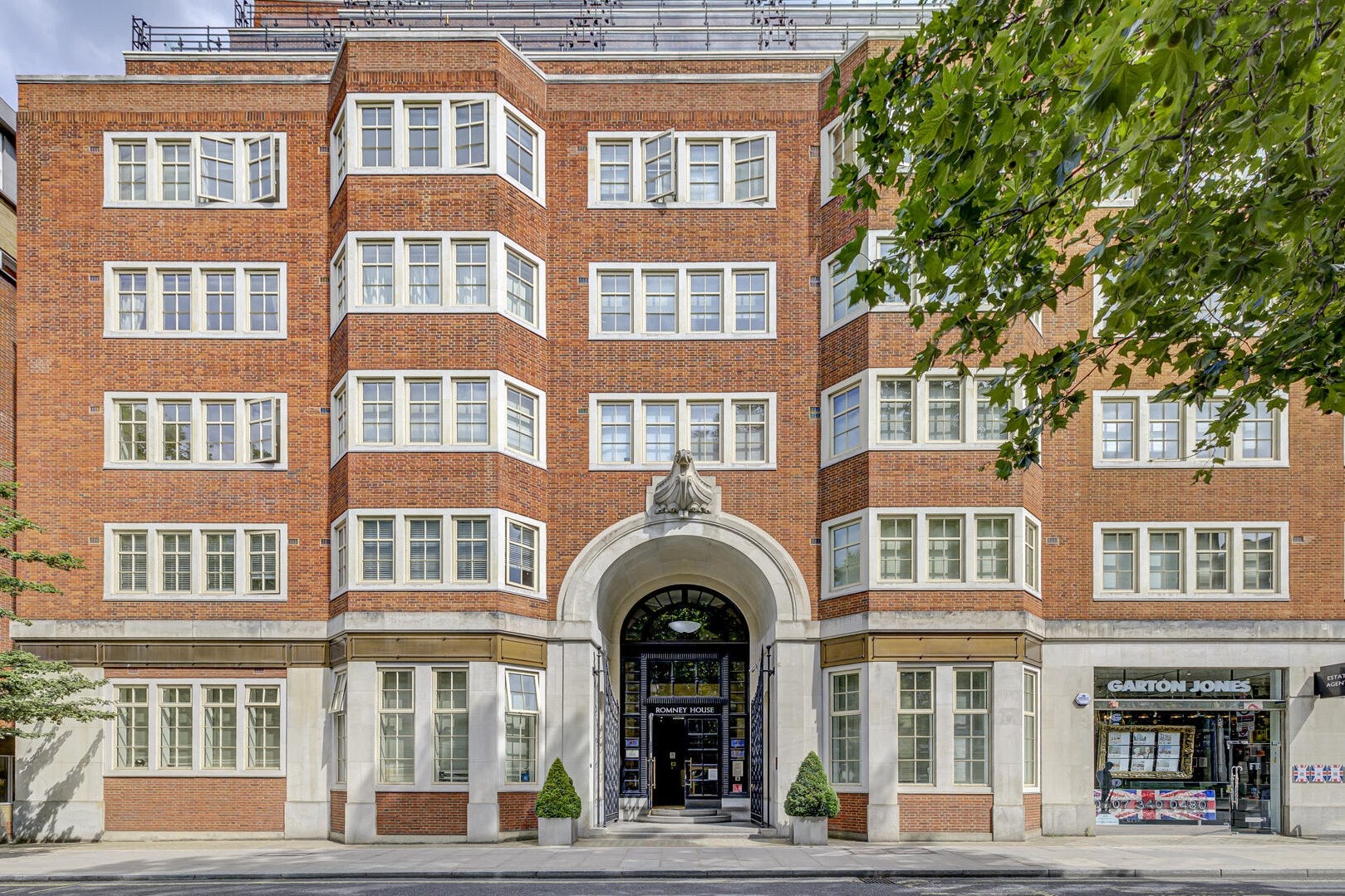 Flat Bennett's Yard in City of Westminster