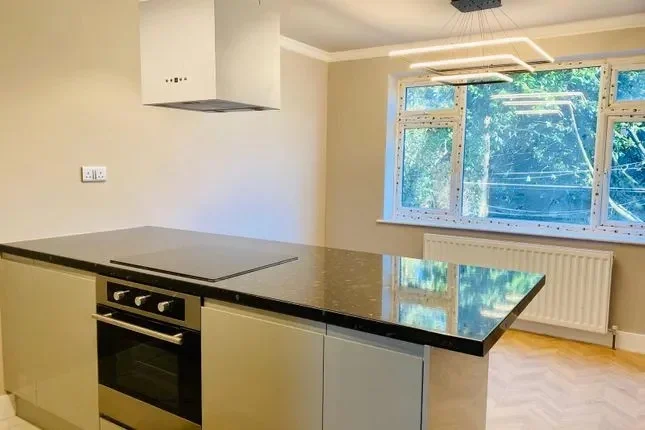 Flat Park Place in Greater London