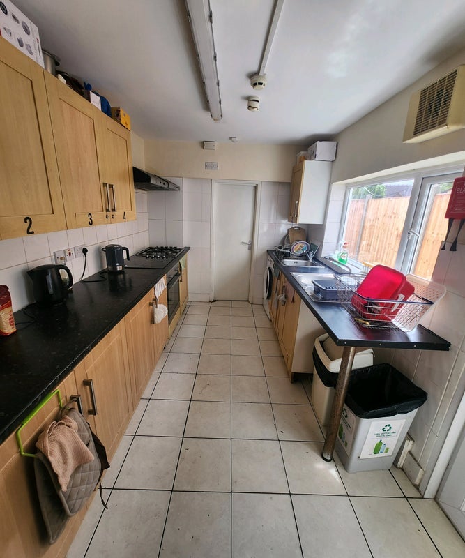 Room Talbot Road in Greater London