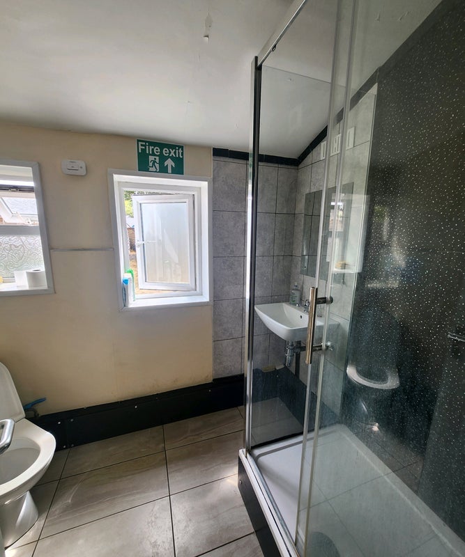 Room Talbot Road in Greater London