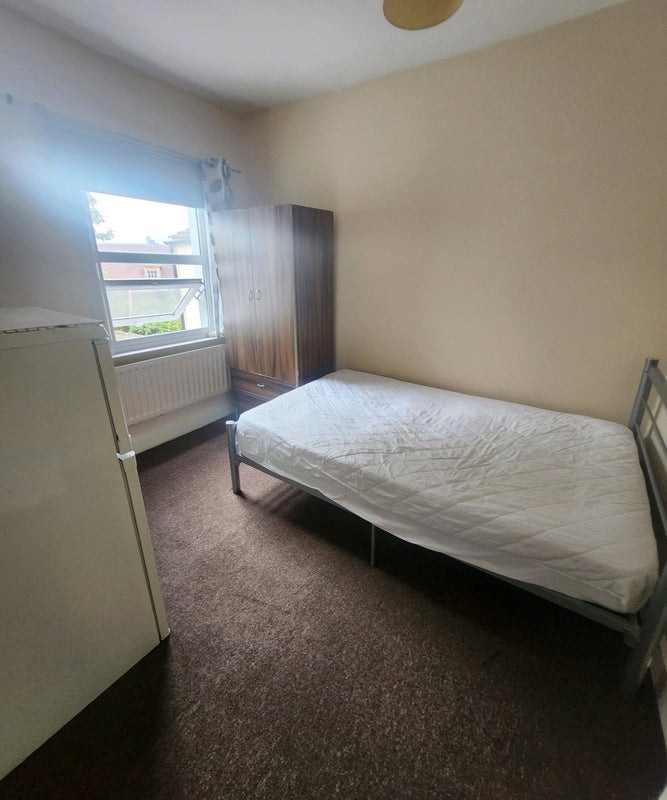 Room Talbot Road in Greater London