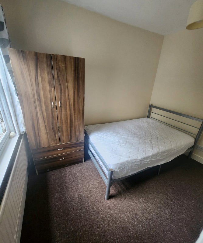 Room Talbot Road in Greater London