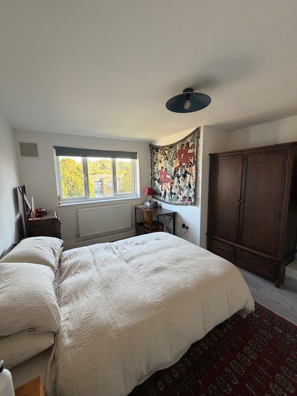 Flat Mandeville Street in Greater London