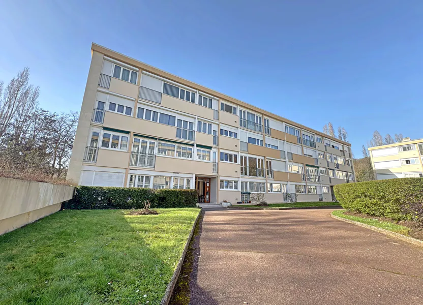 Flat Impasse de la Rochette in Gif-sur-Yvette