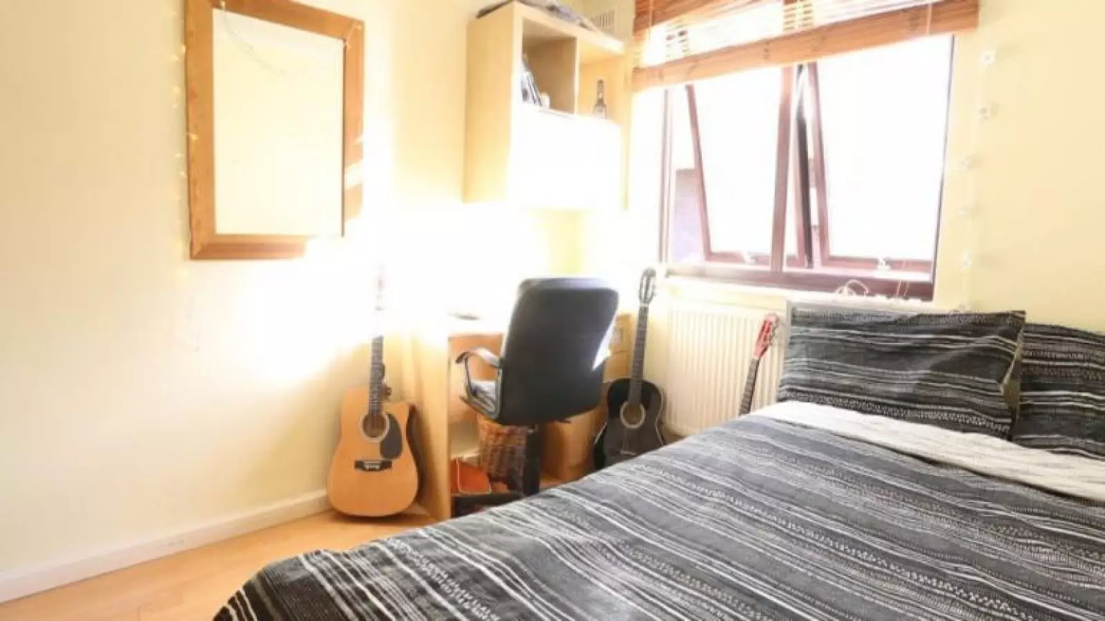 Flat Malmesbury Road in Greater London