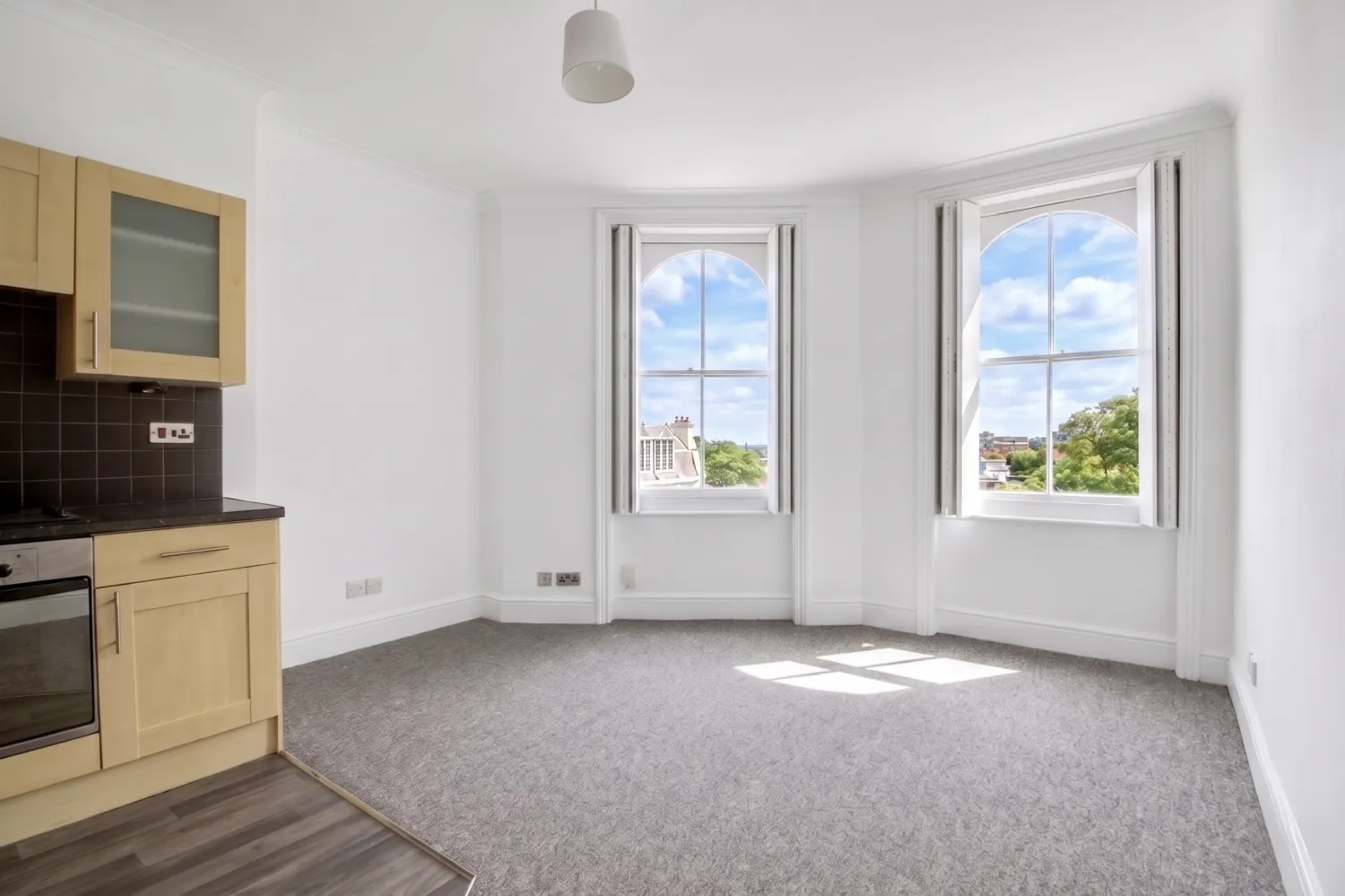 Flat Denmark Terrace in Brighton