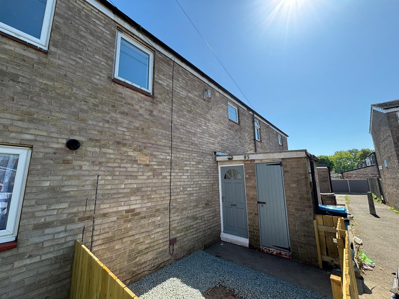 House Ilchester Close in Hull