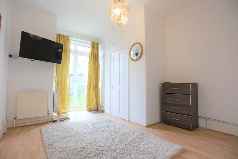 Room York Road in Greater London