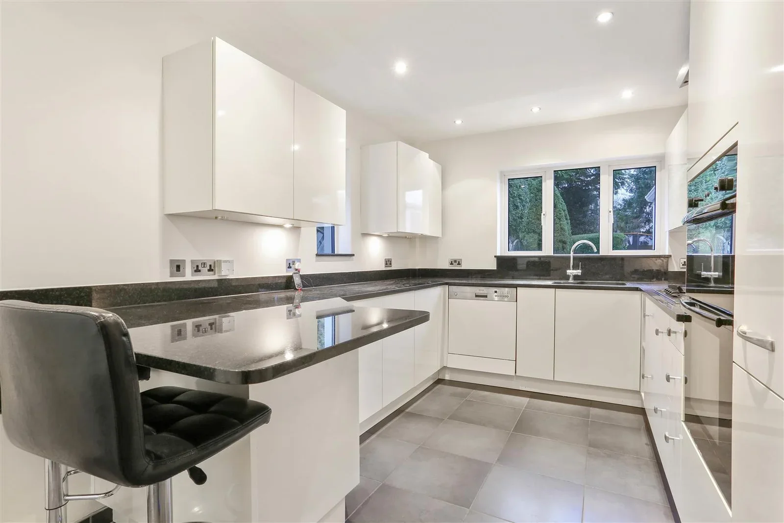 House Abinger Avenue in Epsom and Ewell