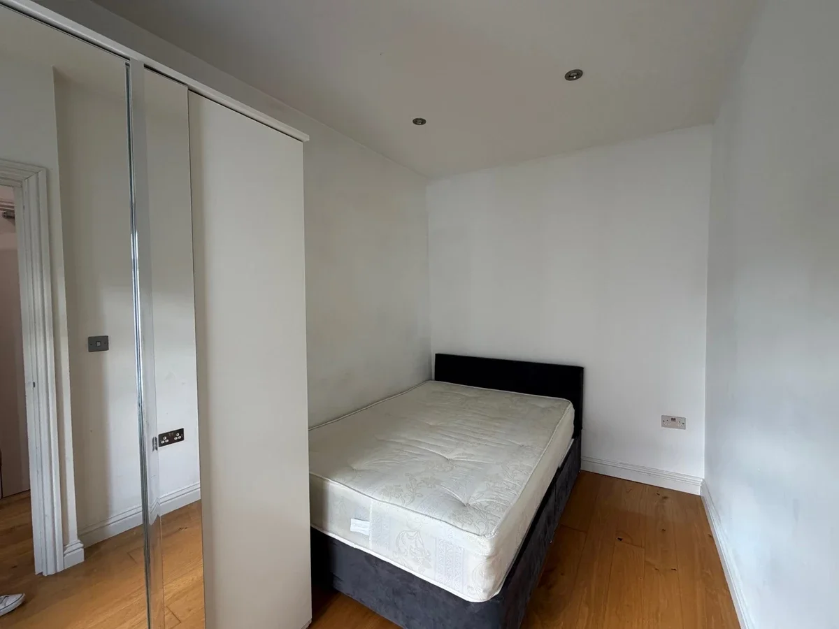 Flat Beaconsfield Road in Greater London