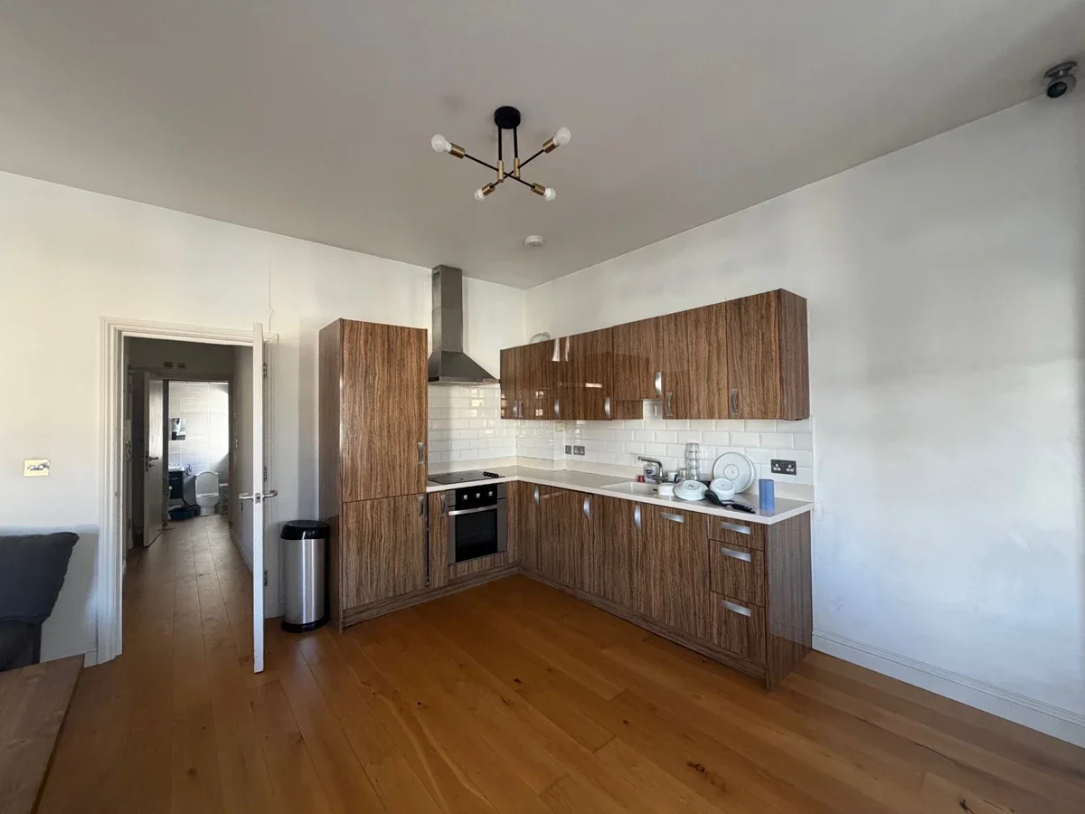 Flat Beaconsfield Road in Greater London