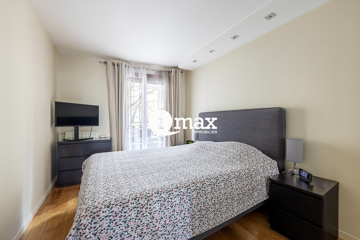 Flat Rue Jacques Mazaud in Levallois-Perret