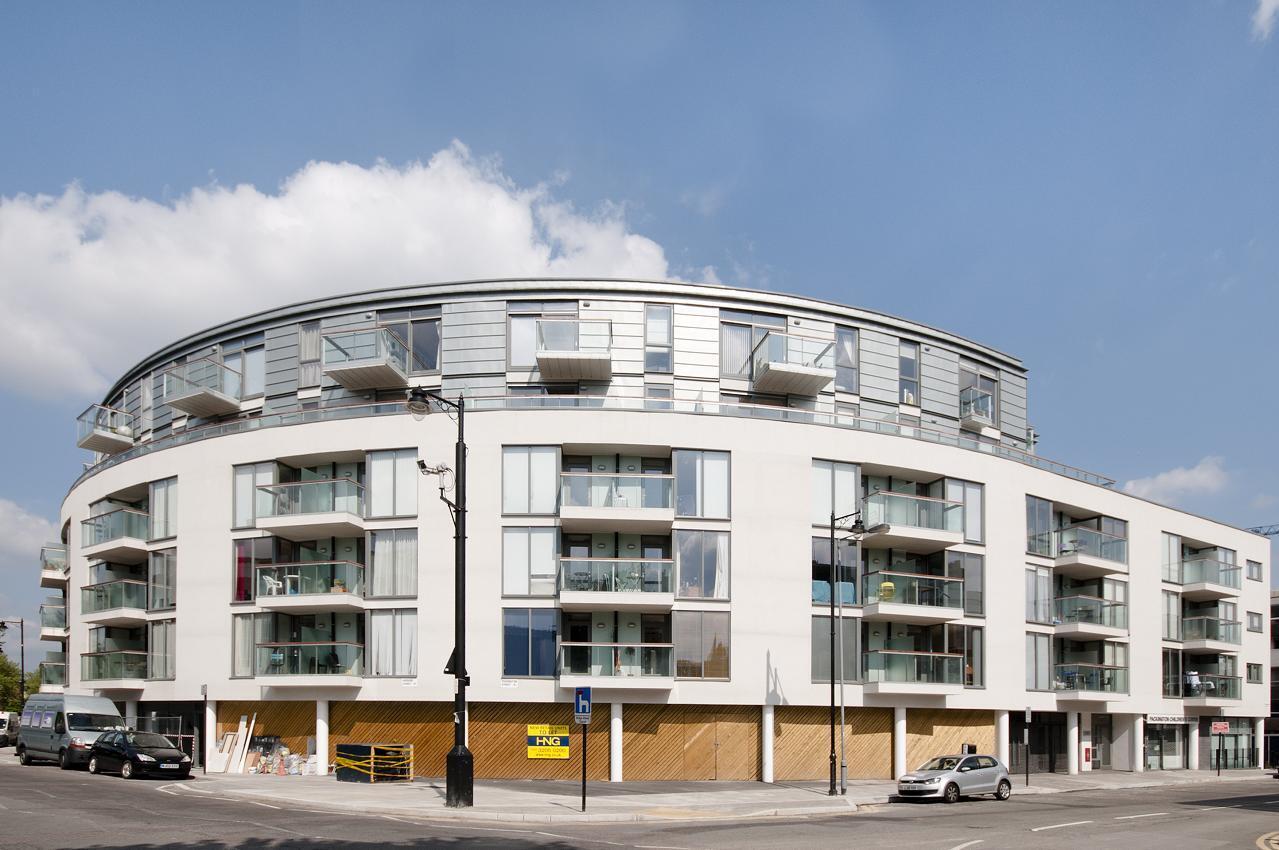 Flat Prebend Street in Greater London