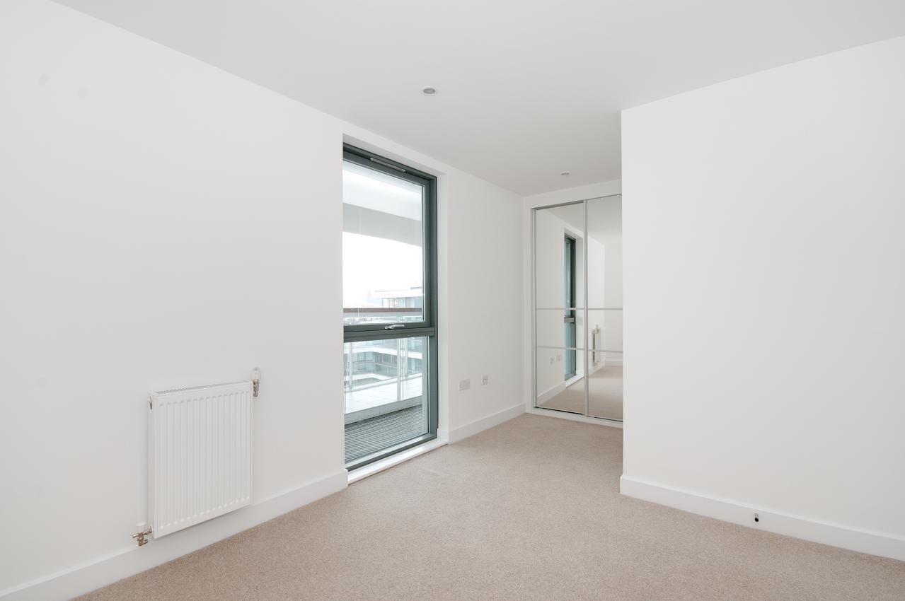 Flat Prebend Street in Greater London