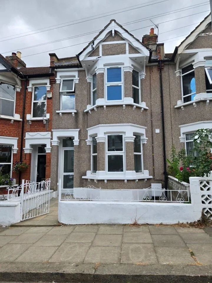 Room Corsehill Street in Greater London