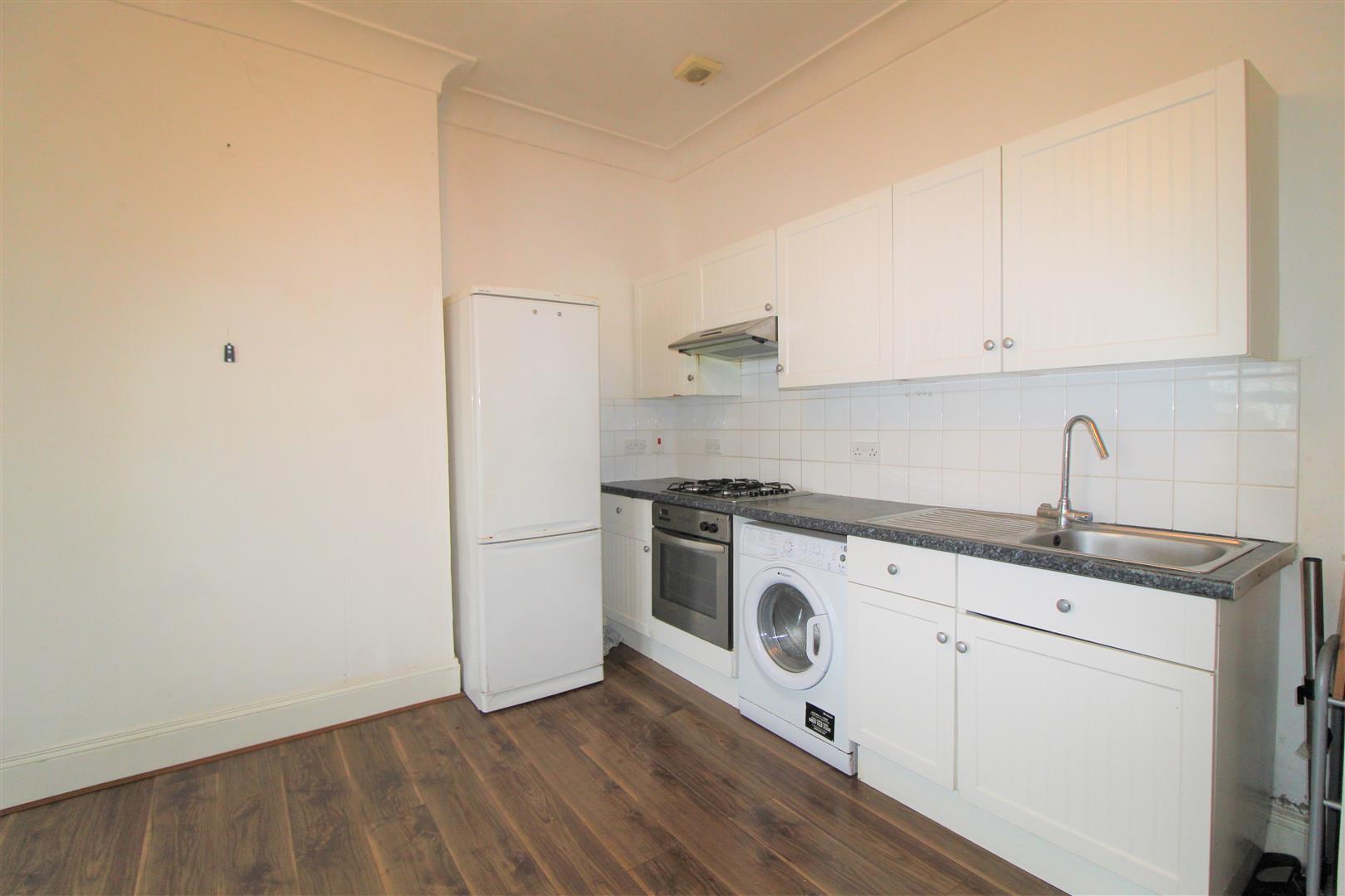 Flat Kidderminster Road in Greater London
