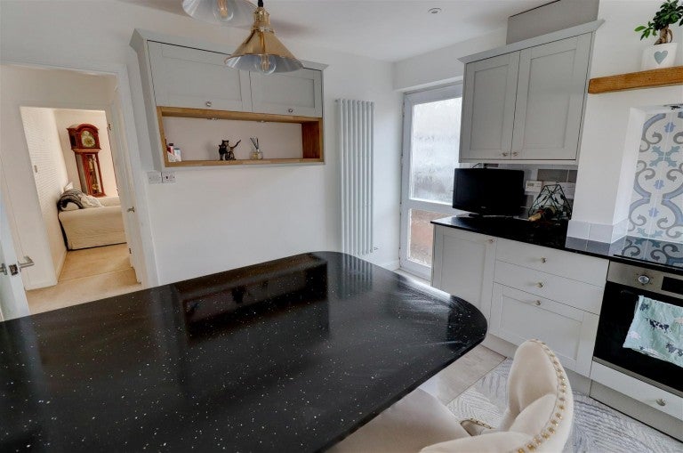 House Anthony Drive in Harborough