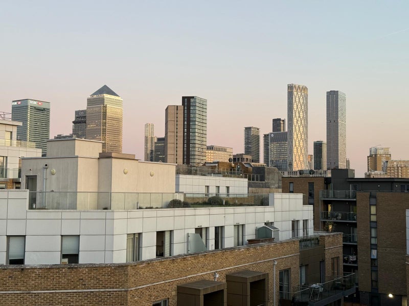 Flat Copenhagen Place in Greater London