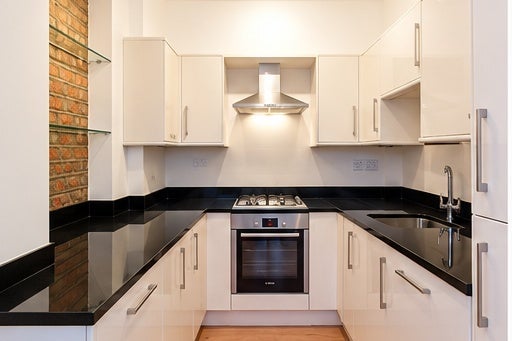 Room Whitechapel High Street in Greater London