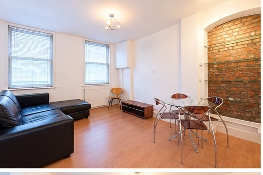 Room Whitechapel High Street in Greater London
