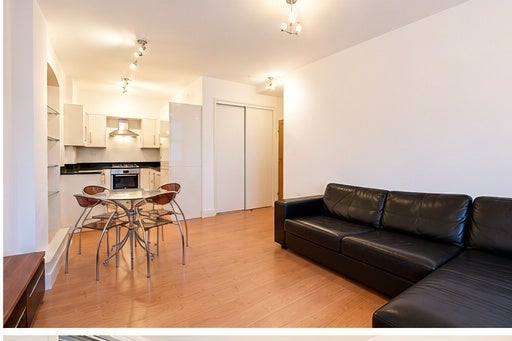 Room Whitechapel High Street in Greater London