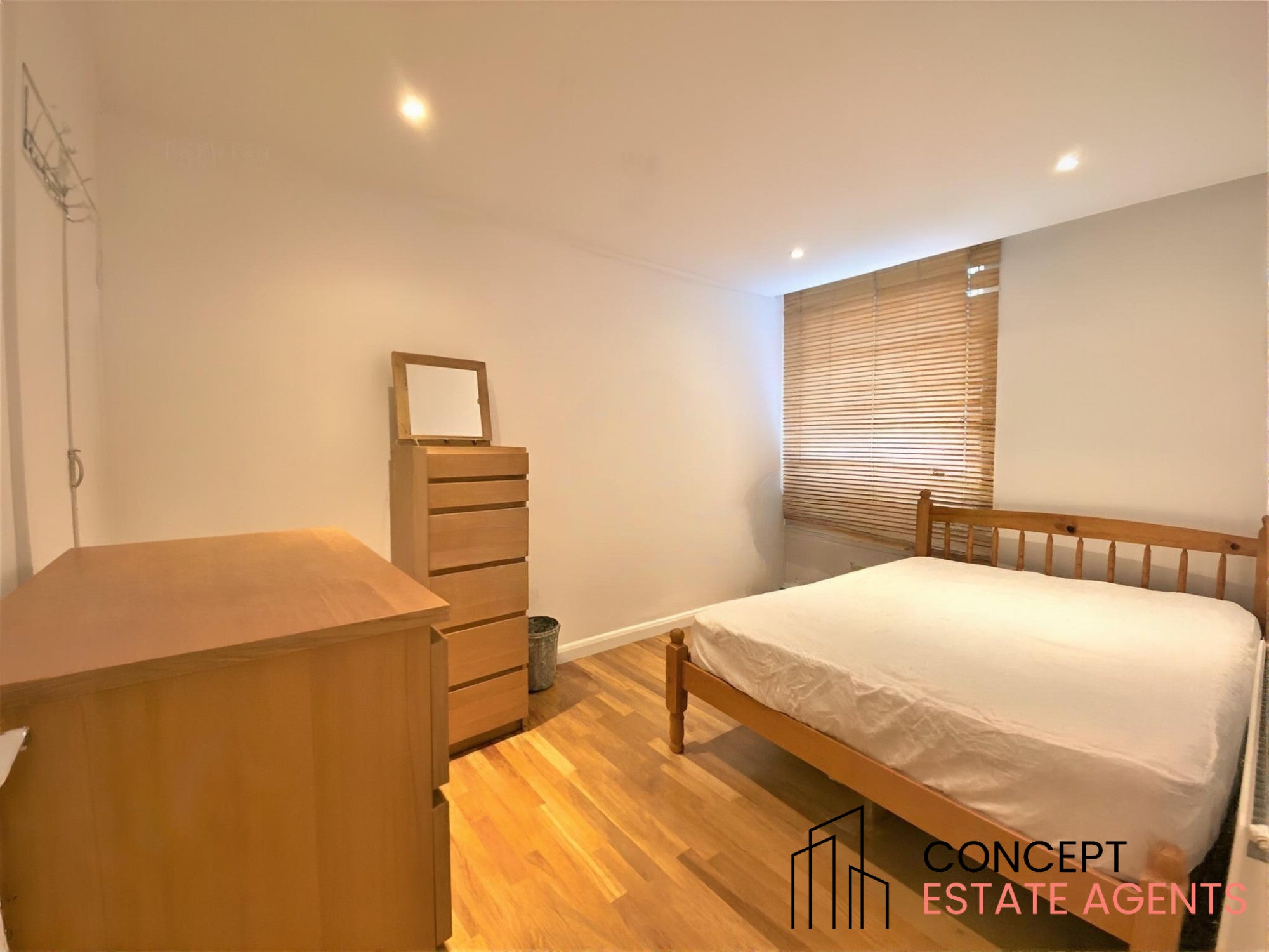 Flat Fenwick Place in Greater London