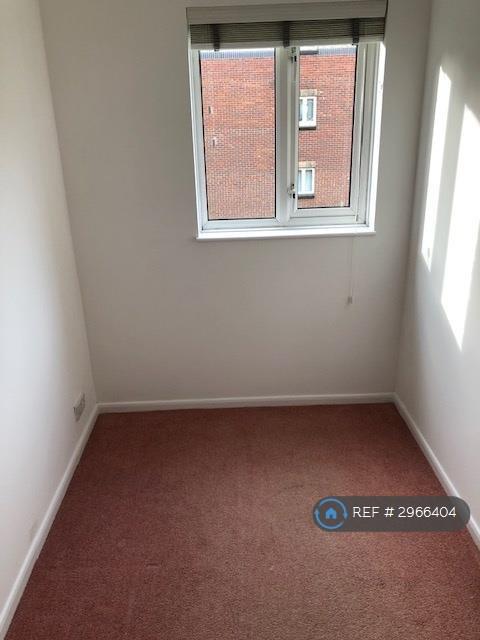 Flat Westwood Court in Eastleigh