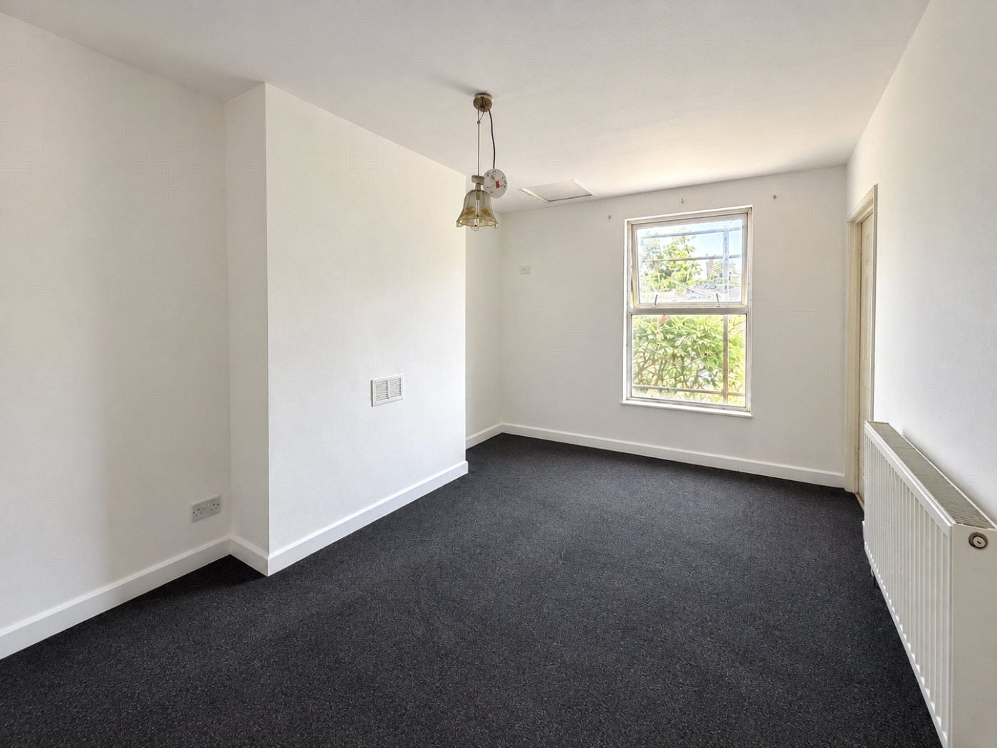 Flat Claremont Street in Bristol