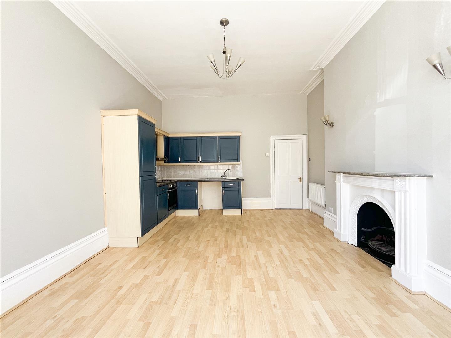 Flat Wellington Square in St Leonards