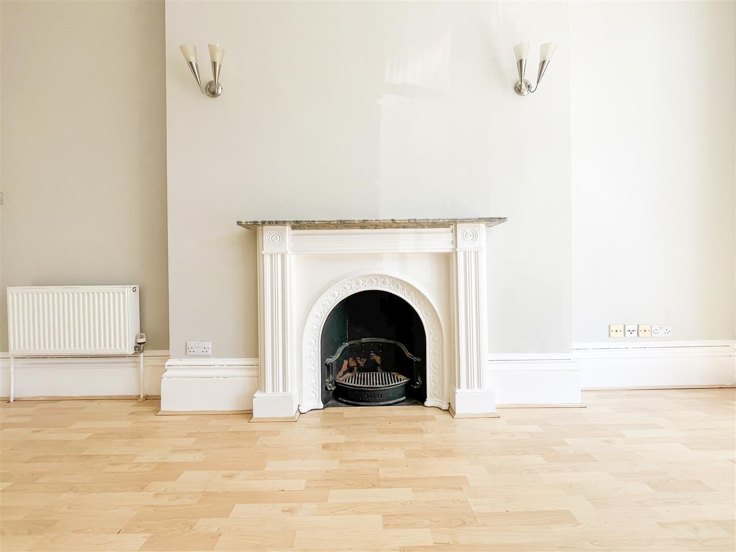 Flat Wellington Square in St Leonards