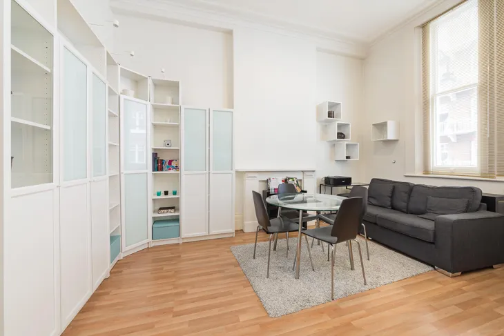 Flat Old Brompton Road in Greater London