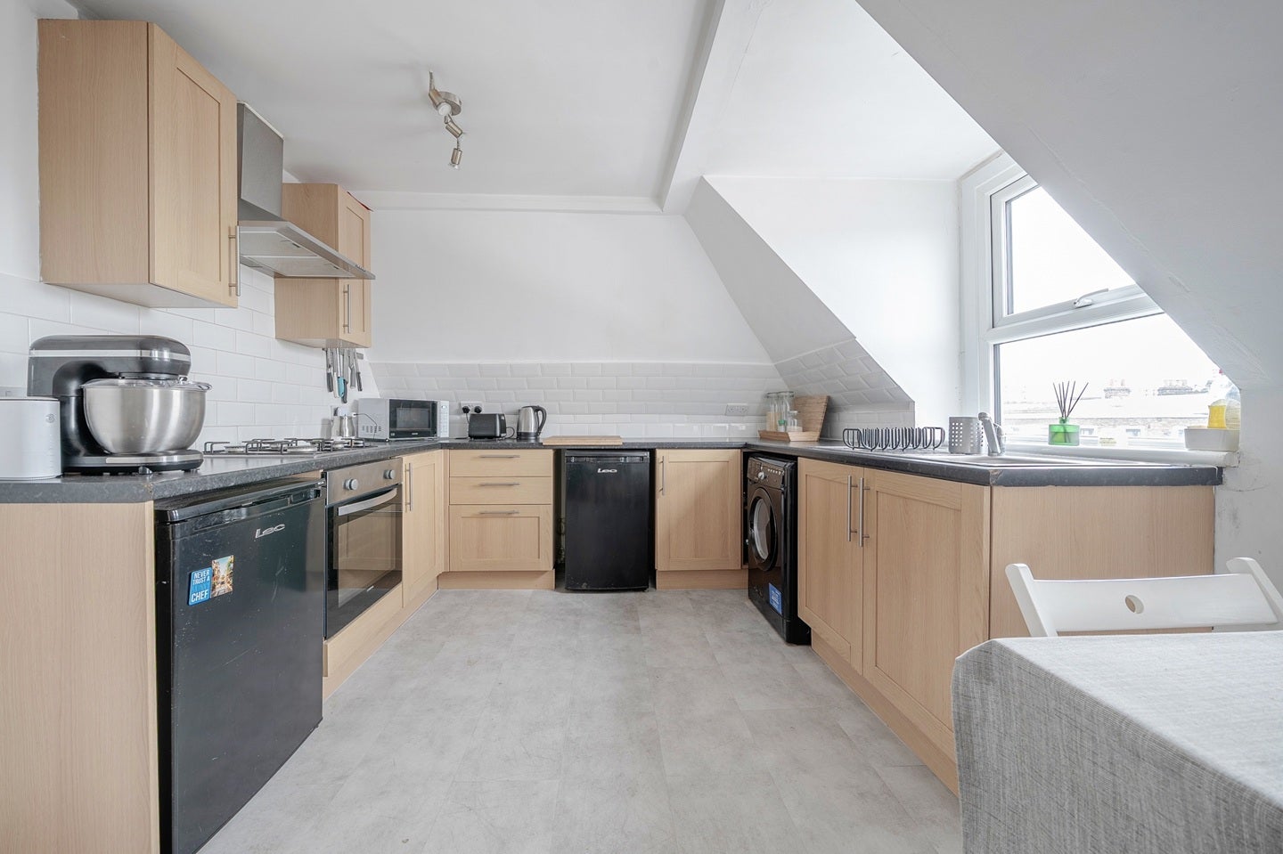 Flat Coldharbour Lane in Greater London