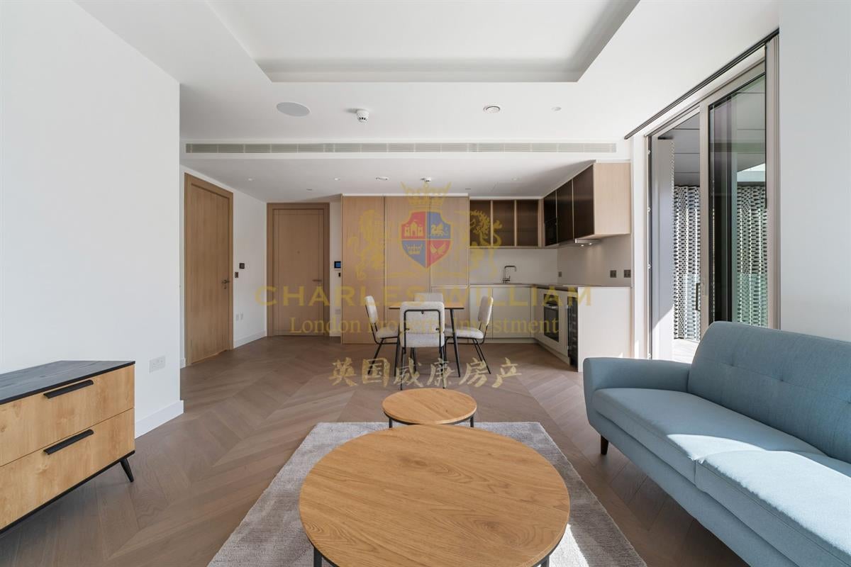 Flat St Clare Street in City of London