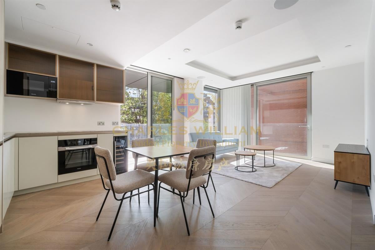 Flat St Clare Street in City of London