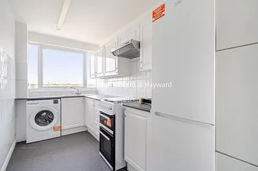Flat Fair Acres in Greater London
