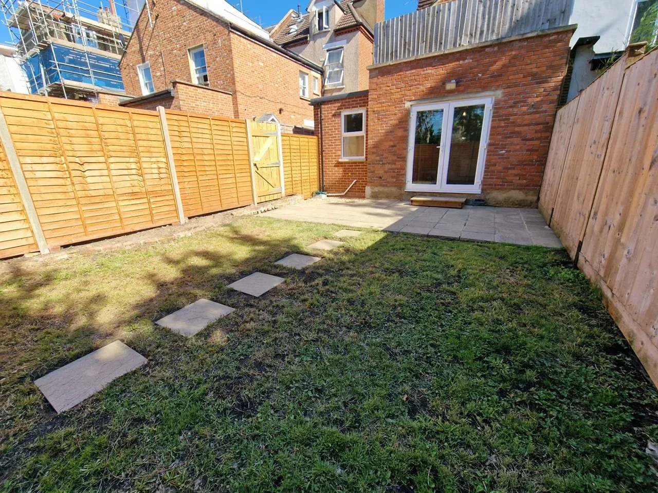 Flat Baldry Gardens in Greater London