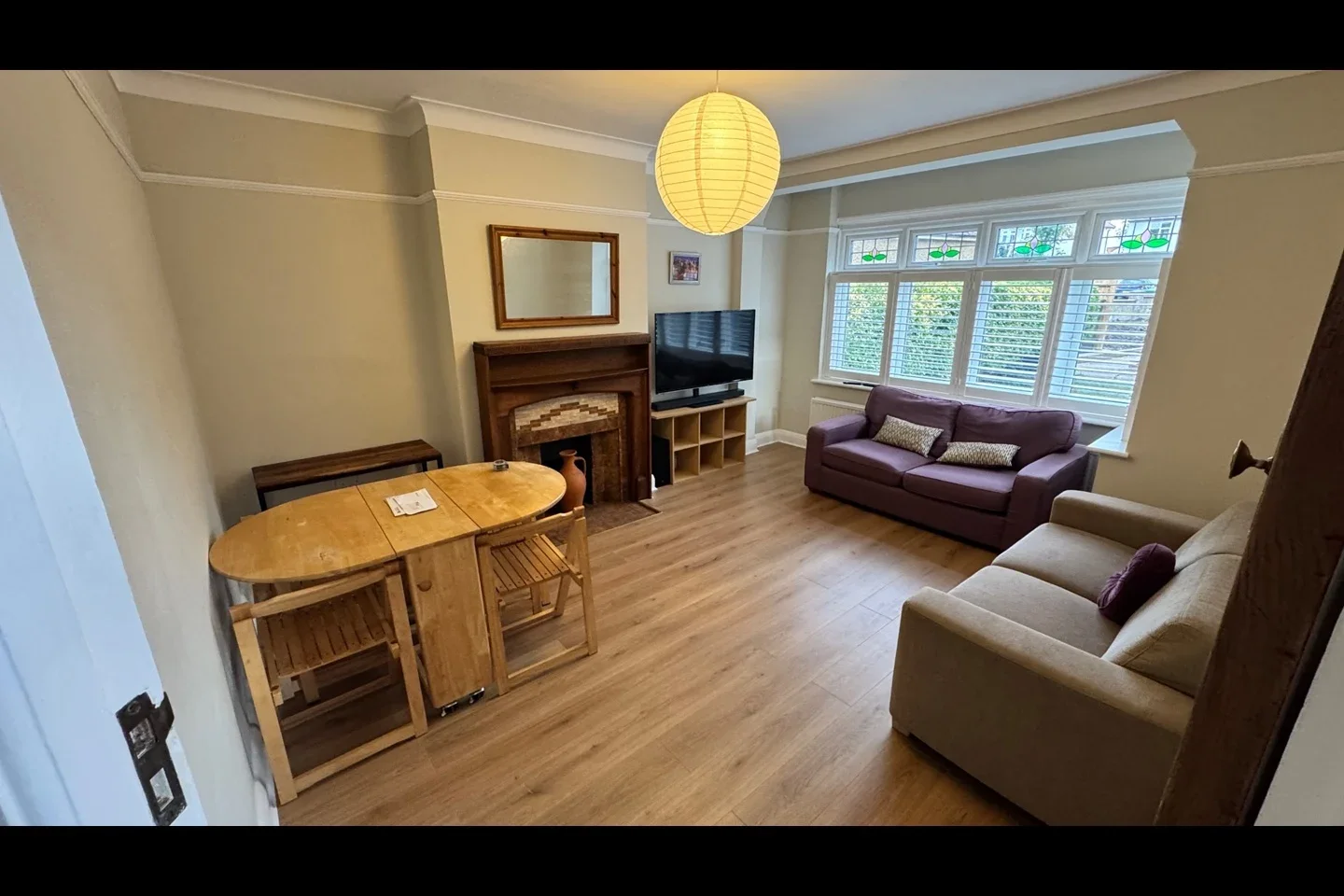 Flat Maycross Avenue in Greater London