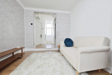 Flat Ling Road in Greater London