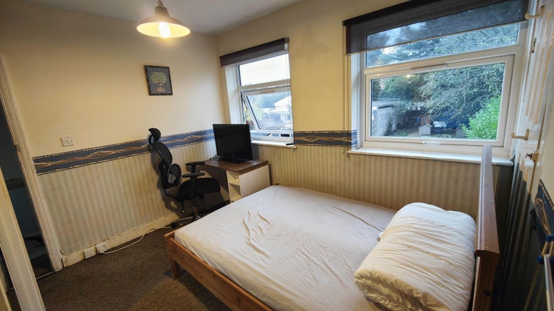 Room Wyld Way in Greater London