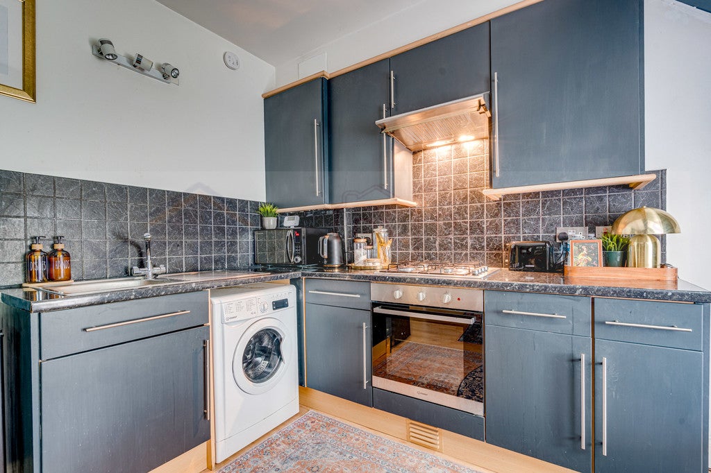 Flat Finchley Road in Greater London