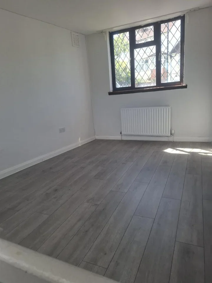 Room Florida Road in Greater London